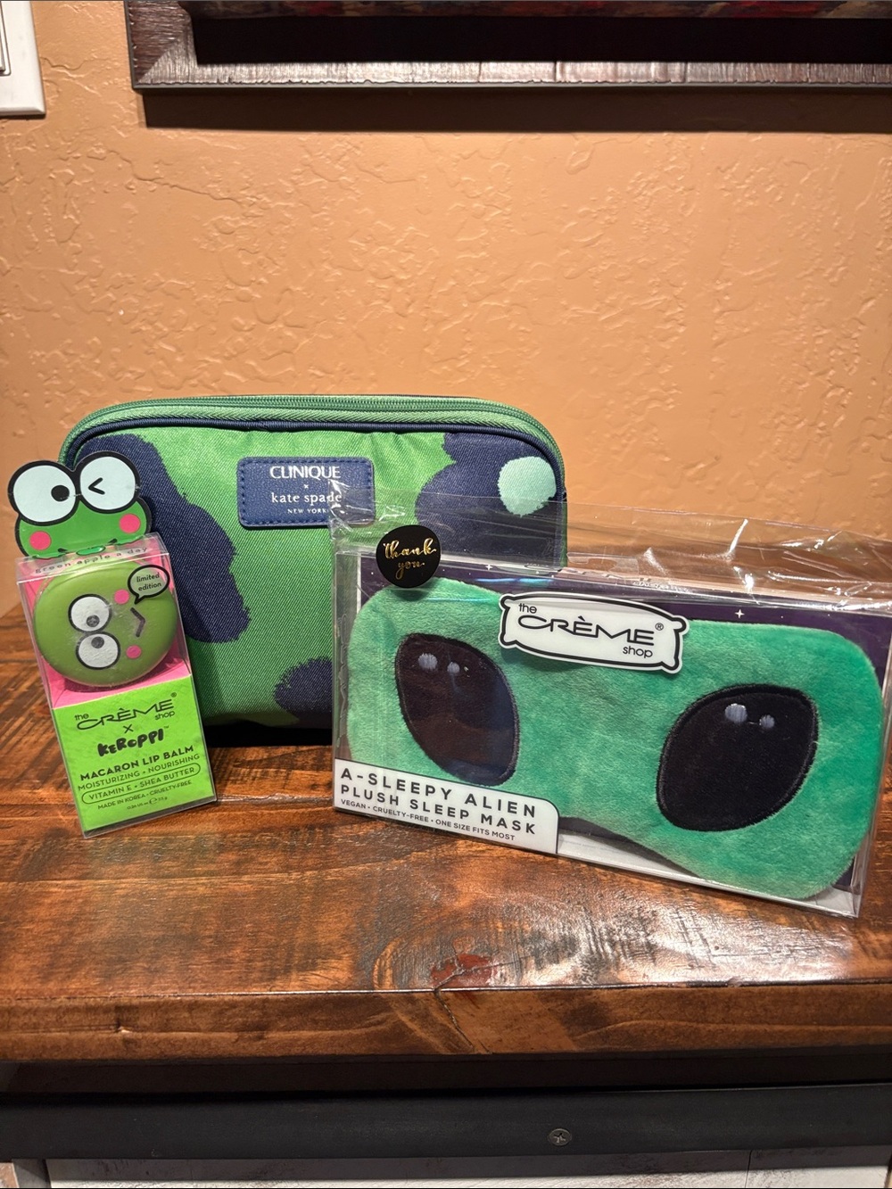 Clinique NWT Green & Navy Cosmetic Bag & Crème Shop Set